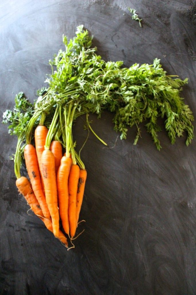 roasted carrots with carrot top pesto