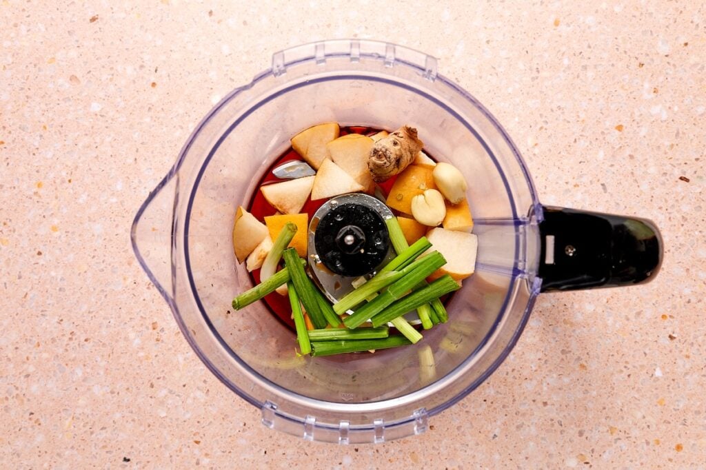 Korean bbq sauce ingredients in a blender.