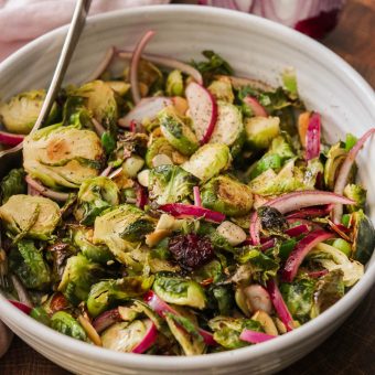 paleo roasted brussel sprouts salad ina bowl