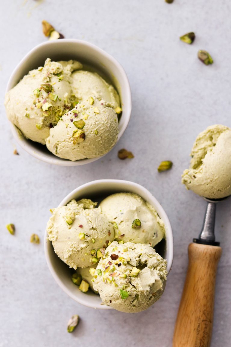 Paleo & Vegan Pistachio Ice Cream (Only 4 Ingredients!)