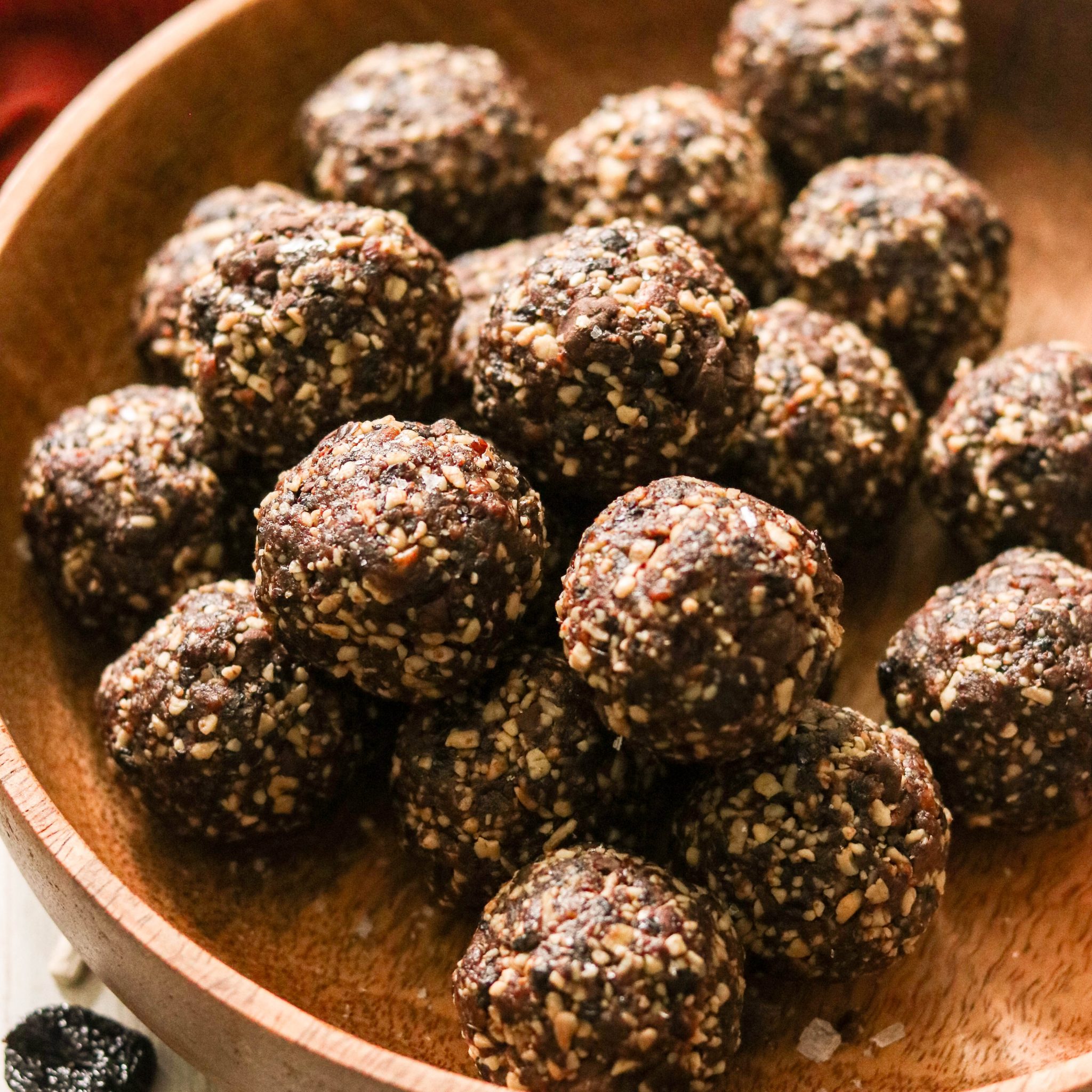 Dark Chocolate Cherry Energy Bites (Paleo, Vegan, No Bake) What Great