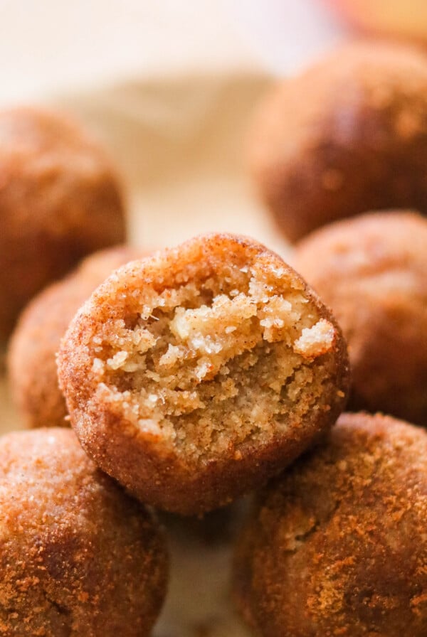 apple cinnamon donut holes
