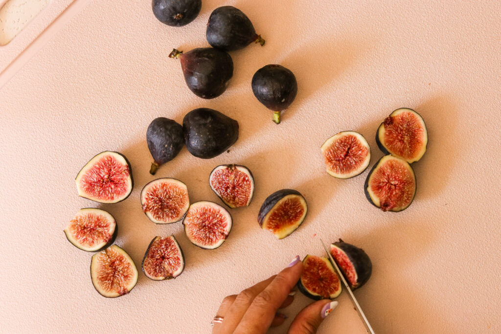slicing figs into halves