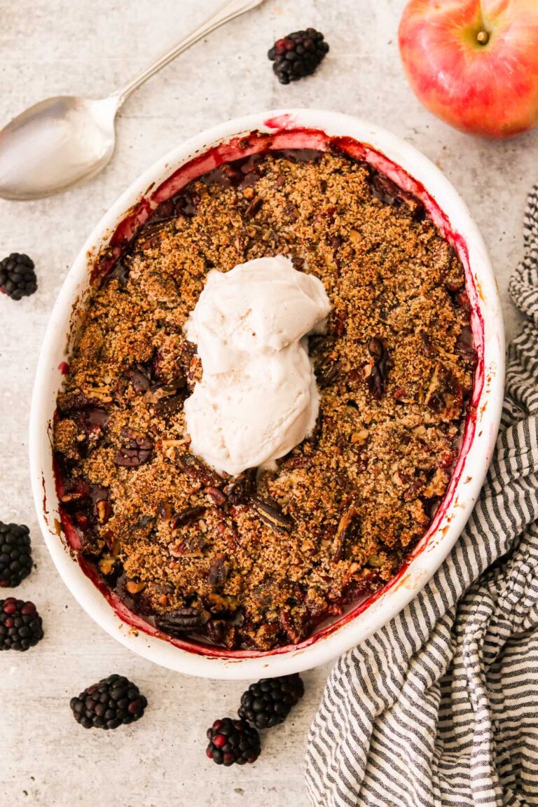 Easy Blackberry and Apple Crumble Recipe (Vegan)