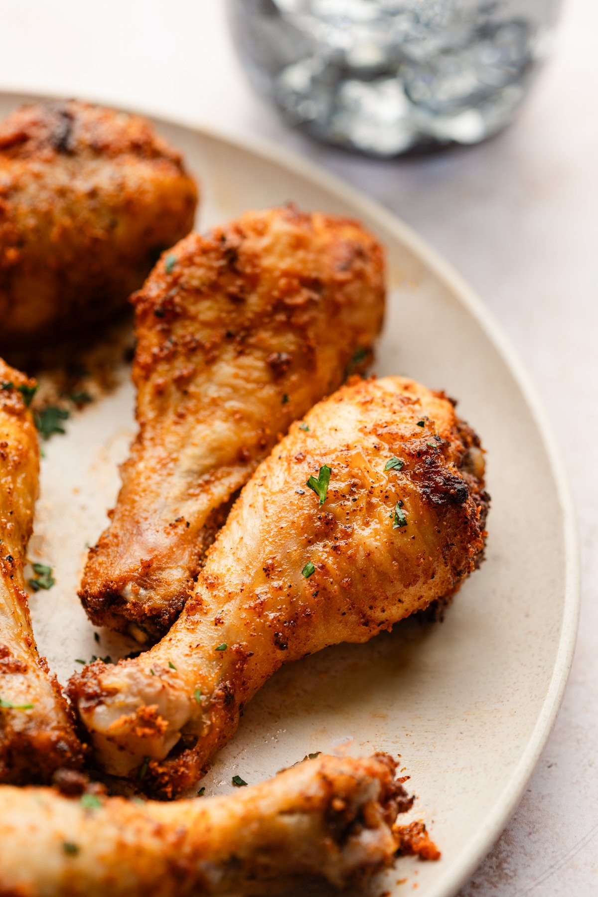 air fryer chicken drumsticks on a plate